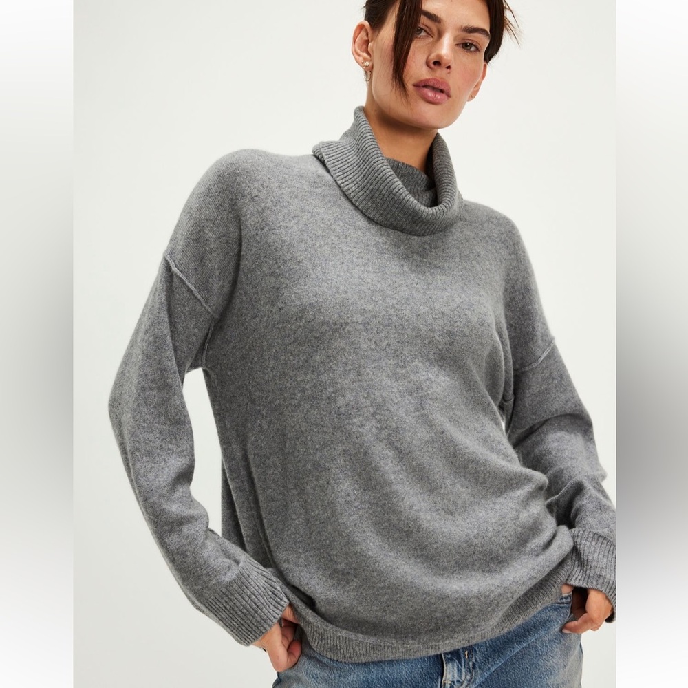 Free People Grey Oversized Turtleneck Sweater!